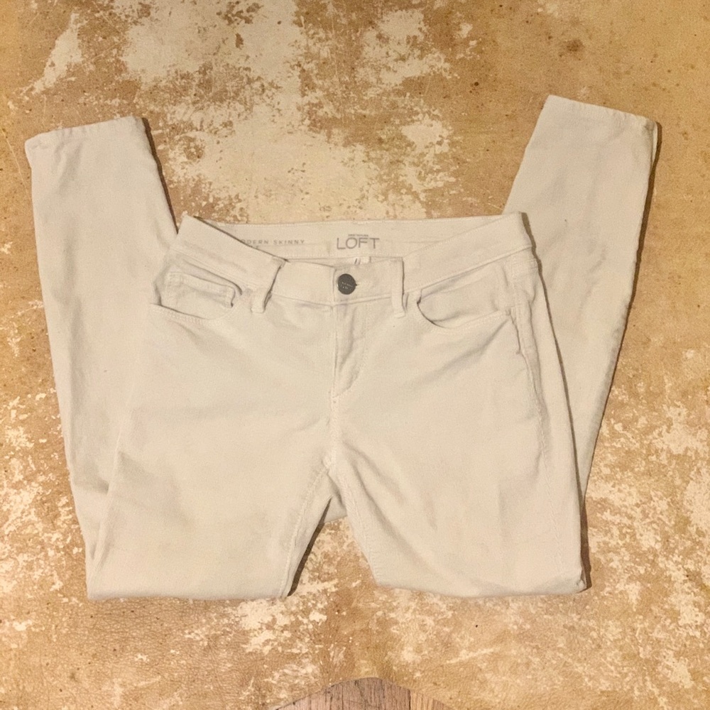 Loft Modern Skinny ankle white corduroys 25/0P